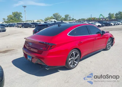 2021 Hyundai Sonata Sel Plus z USA, uszkodzony, nr VIN 5NPEJ4J27MH107470
